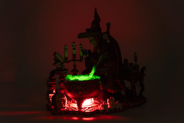 Witch In Potion Room 360 Piece image 4